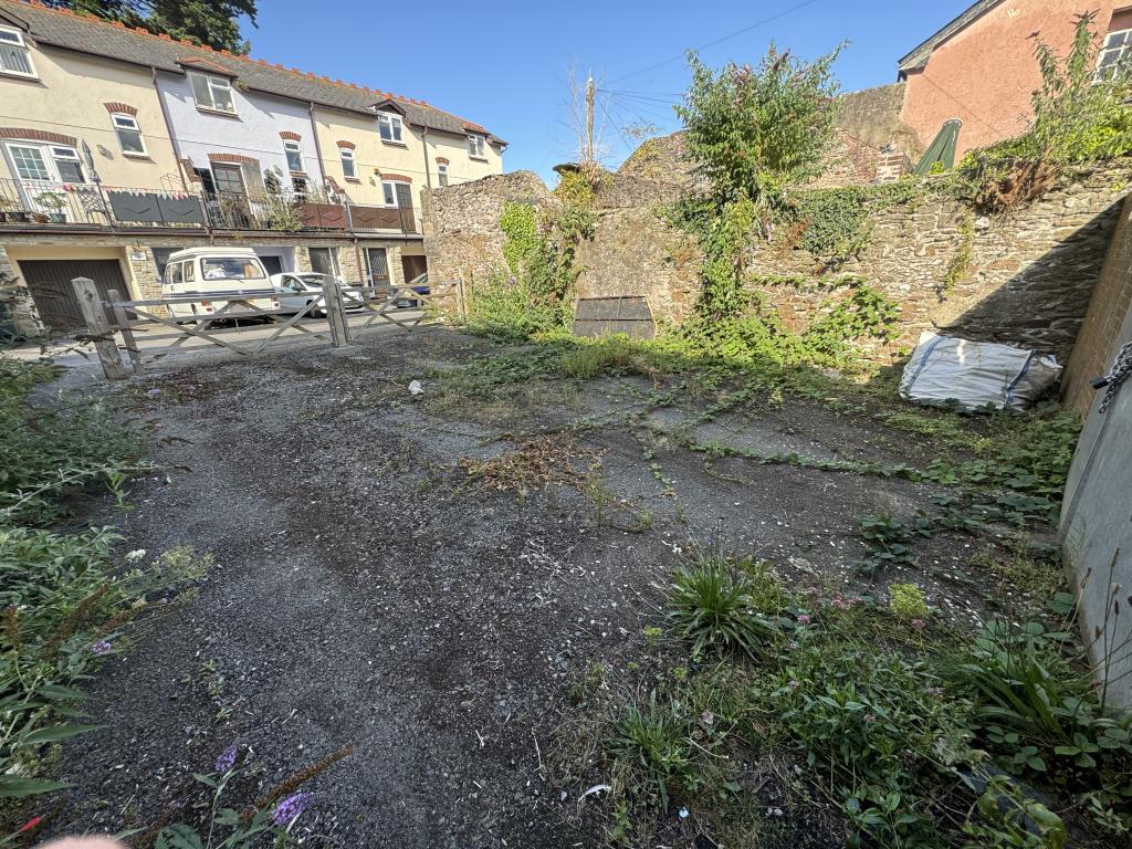 Lot: 41 - LAND WITH POTENTIAL - View looking back towards the gate